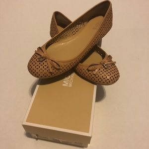 Olivia Flat Leather Sutan